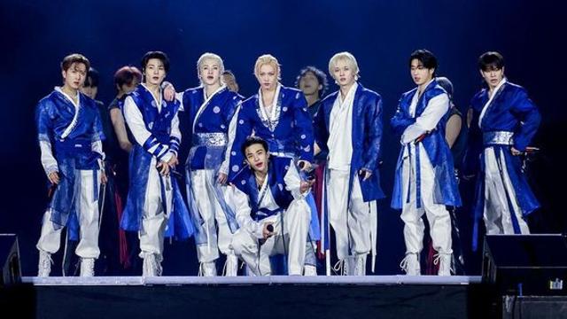 “방글라데시 학교에 韓 아이돌 간판?” 투표 1위의 정체는