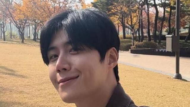 [아주돋보기] 김선호 '이사통' 글로벌 흥행에도…'탈세·1인 기획사 미등록 의혹' 여파로 광고계 '손절' 시작?