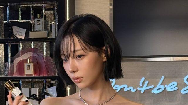 골드 드레이핑과 고혹적인 단발, 에스파 윈터