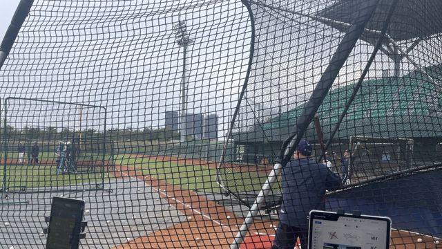 '어뢰 배트' 도입 원년...첨단 장비로 공격력 향상 지원하는 롯데 자이언츠 [IS 타이난]