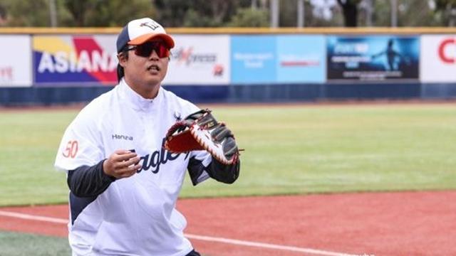 '100억 우승청부사' 강백호, '1루 미트' 제대로 꼈다…