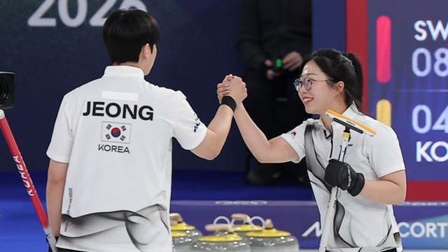 한국 선수단 첫 출격…한국 컬링 믹스더블, 첫 경기서 아쉬운 결과
