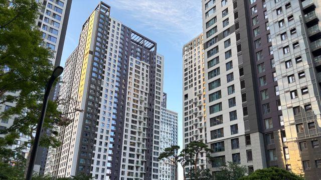 '중과의 시간'이 돌아왔다…다주택자, 매도·증여·버티기 갈림길