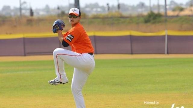 '이럴 수가' 문동주, 어깨 통증→4일 불펜 투구 중단…김경문 감독 