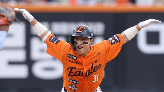 '드디어 떴다' 미계약자 손아섭, 한화와 1년 1억원 FA 계약 극적 타결 [공식발표]