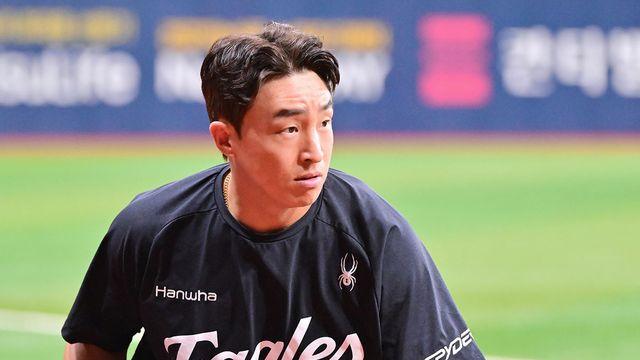 손아섭, 최악의 수였나? '커리어로우→리그 타격왕' 경험도 있는데…결과는 '연봉 80% 대폭 삭감', 만약 FA '재수' 택했다면