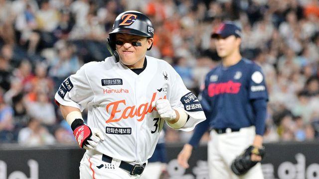 '한화와 1년 1억 쾅' 현역 연장 원했던 韓 1위 타자, 3000안타 도전 계속 이어간다