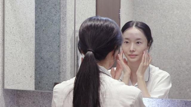 이정현, 도자기피부 비결 아침루틴 공개…“이것부터 발라야” (편스토랑)