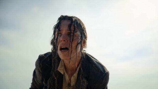 '직장상사 길들이기' 미공개 스틸 大방출...레이첼 맥아담스의 생존본능 광기