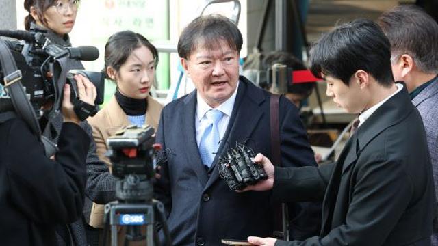 코로나19 팬데믹 때 광화문 불법집회…민경욱, 벌금형 집유 확정