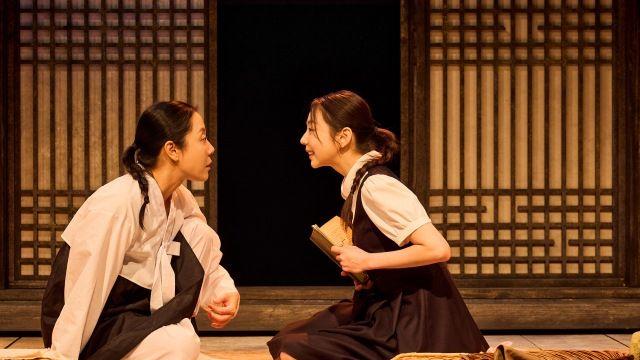 '그때도 오늘2: 꽃신', 그때도 오늘도 분명히 있었던 어떤 마음에 관하여 [리뷰]