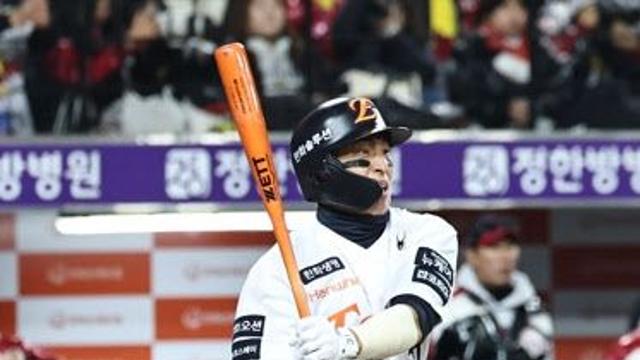 '4년 64억->1년 1억'...손아섭. 사실상 백의종군...한화 남는다