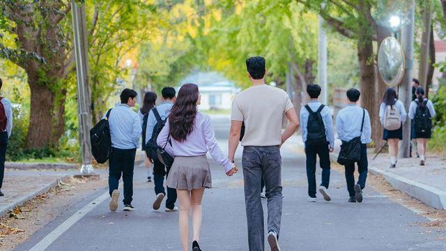 이렇게 보니깐 비율 진짜 미친것 같은 배우 안보현