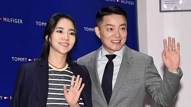 이윤진, '사생활 폭로' 2년만 협의 이혼 발표 