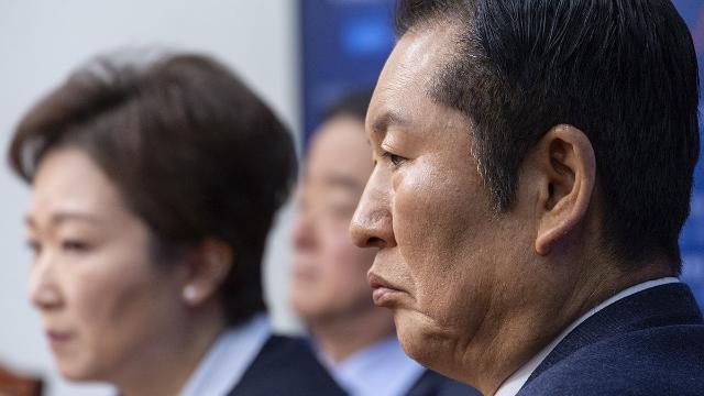 與, 8일 마라톤 최고위…3선들 