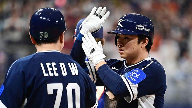 '시즌 전 상상은 했나?' 문현빈, 'KBO 출루왕'도 제치고 최종 명단 승선…