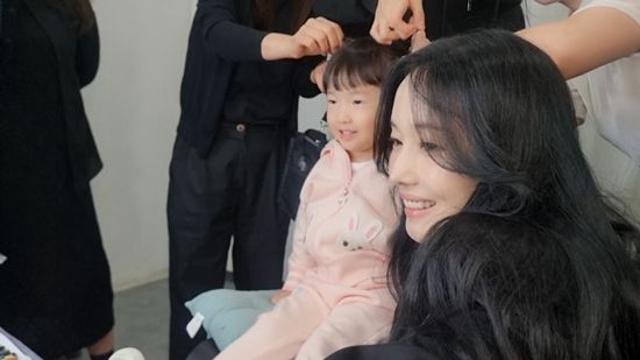 이정현, ♥의사 남편 서운하겠네…