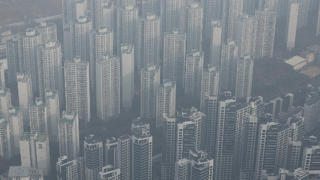 작년 민간아파트 분양 10년 새 최소…공급빙하에 청년 주거비↑