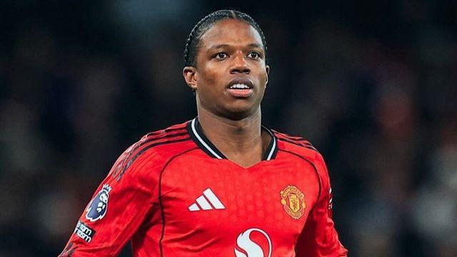 “맨유서 뛰고 싶어 안달 난 상태” 캐릭 감독의 특급 칭찬→‘애물단지 LB’ 반전 드라마 만들까