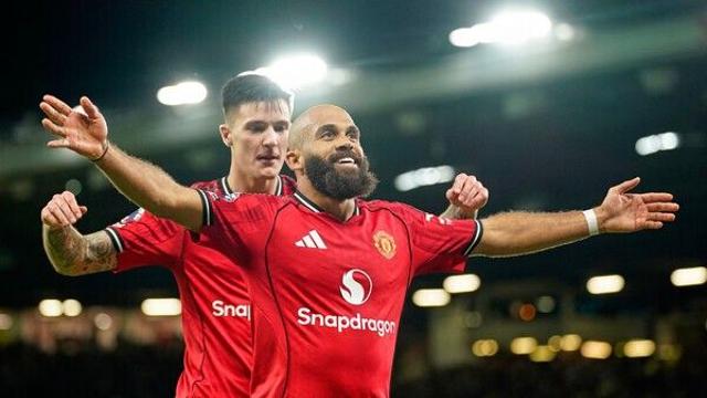 ‘음뵈모 결승골’ 맨유, ‘로메로 퇴장’ 토트넘에 2-0 승리…리그 4연승 질주+4위 수성