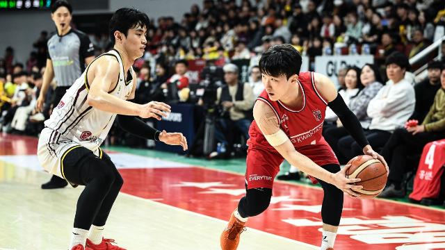 유기상 3점포 5개…프로농구 선두 LG, 정관장 잡고 선두 질주