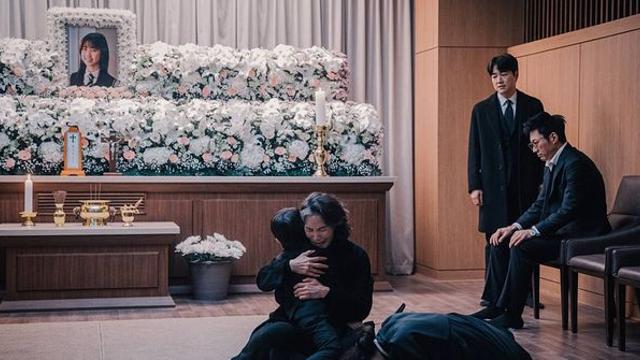 ‘파묘’ 이을 기대작이었는데…개봉 2년 만에 넷플릭스 공개되는 ‘한국 영화’