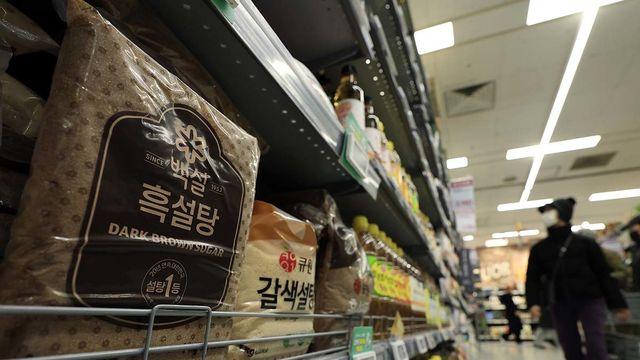 외국서 비싸게 몽땅 쓸어가는 바람에... 한국인들도 먹기 힘들어진 한국음식