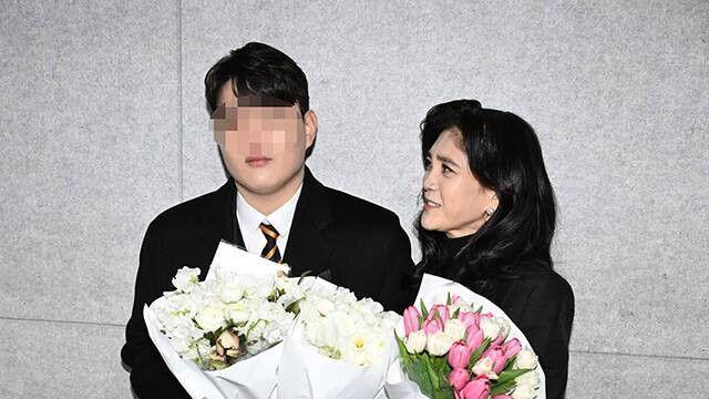 '서울대 합격' 아들 졸업식 참석한 이부진