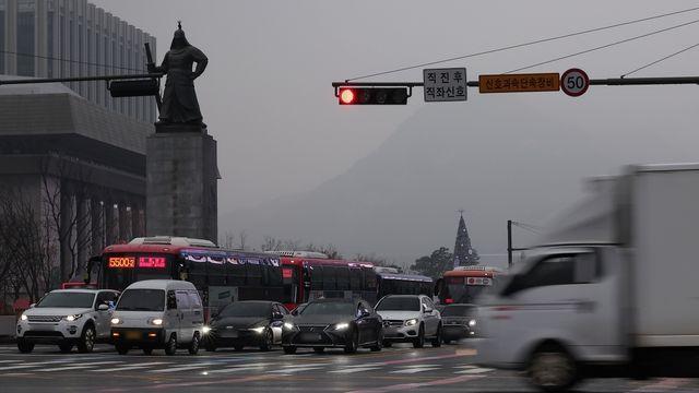 드디어 포근해지나 했더니…내일 날씨 예보가 꽤 까다롭다