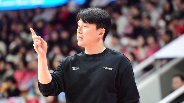 김효범 감독 기자회견 불참→KT전 ‘늦참’…문경은 감독 “기필코 이겨야” [IS 수원]