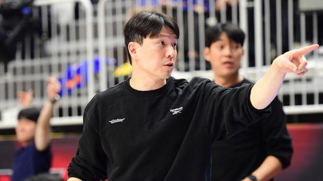 김효범 감독 “개인사 생겨서 늦었다…구체적인 건 말씀드릴 수 없어” [IS 패장]