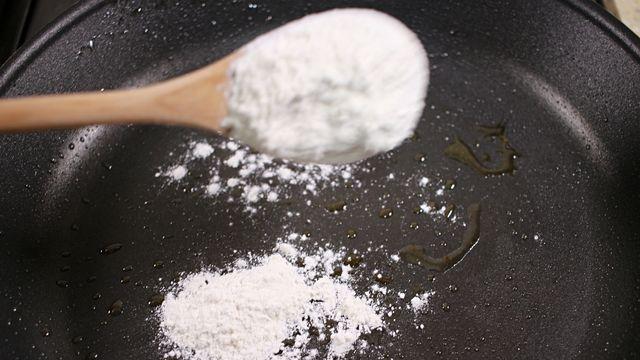 명절 내내 혹사당한 프라이팬… 이렇게 해결했어요!