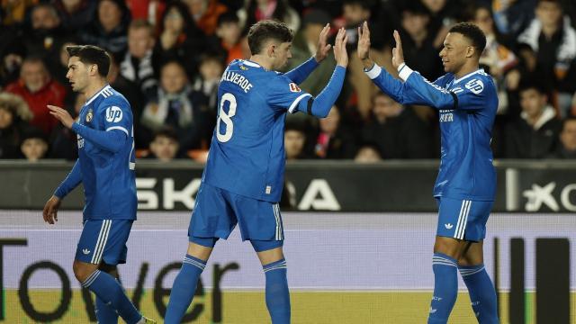 '줄부상' R마드리드, 발렌시아 2-0 격파…'게 섰거라 바르사!'