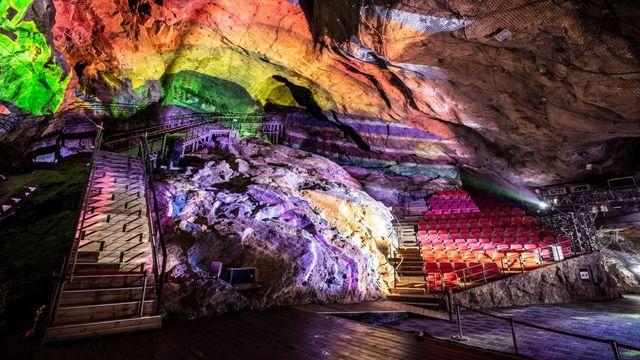 이래서 다들 가나 보네…서울에서 30분, '100대 관광지' 이름값 하는 수도권 유일 '이색 동굴'