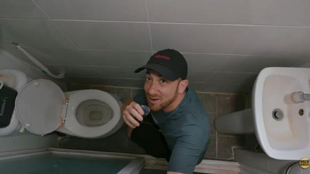 “숨이 턱, 감옥인 줄…여기 한국 맞아?” 고시원 방문한 美유튜버