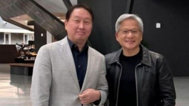 최태원·젠슨황, 美서 치킨 뜯었다···HBM 공급 등 논의