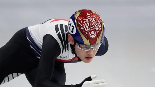 [속보] 쇼트트랙 막내 임종언, 올림픽 데뷔 성공적…남자 1000m 준준결승행 [밀라노 현장]