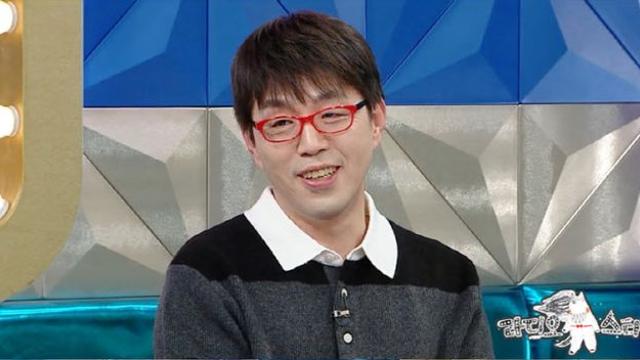 이동진 영화 평론가, '라스' 출연…최애 수집품 공개