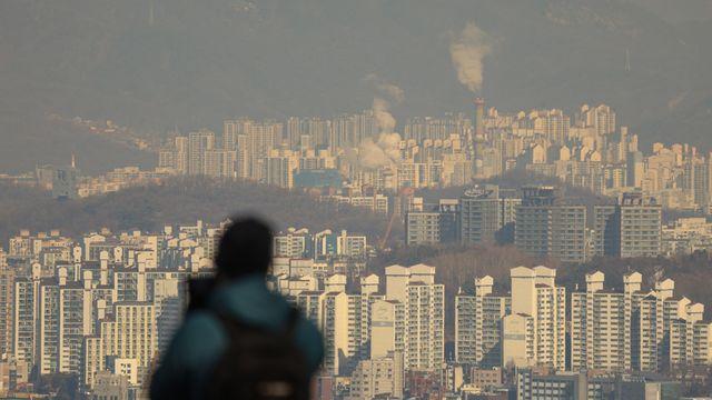 <오늘의 날씨> 한낮 최고 12도 포근⋯미세먼지는 ‘나쁨’