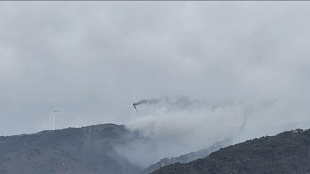 양산 어곡동 풍력발전기 불, 2시간 만에 초진…산불로 확산 않아(종합)