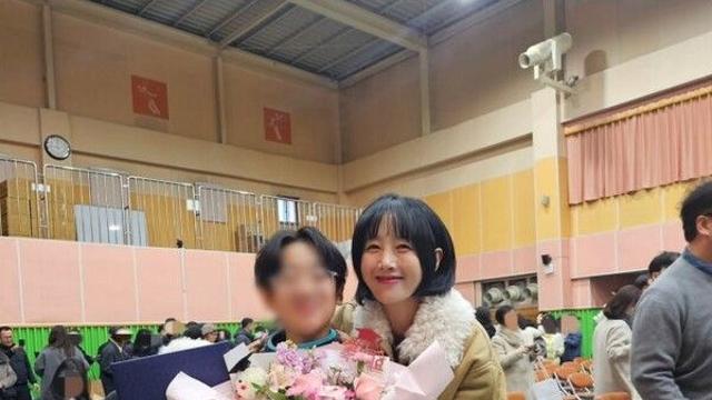 별·하하 부부, 첫째 아들 드림 군 초등학교 졸업식 참석… 