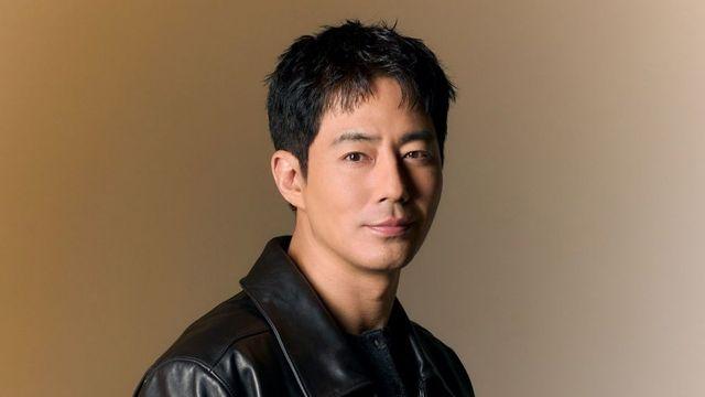 ’44세’ 조인성, 동료 여배우와 핑크빛… 축하합니다