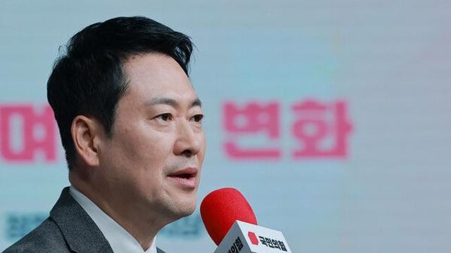 [이슈] 장동혁, 지선 앞두고 '윤어게인' 눈치, 멀어지는 중도확장…19일 尹내란선고가 '데드라인'
