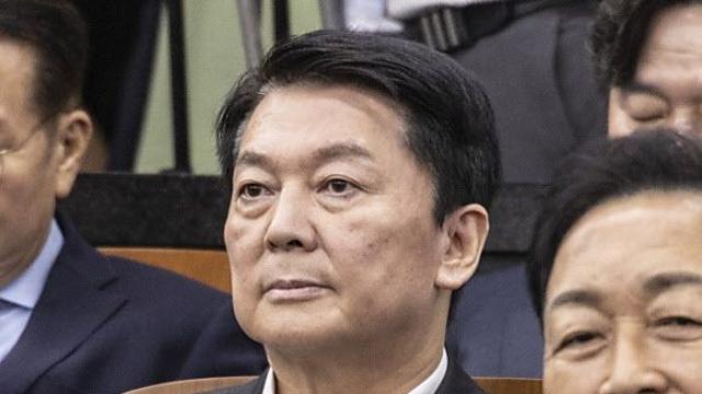 안철수 “李, 집 팔라 압박하는데…대출 막아 놓고 ‘희망 고문’”