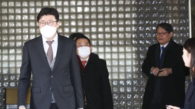 [2보] 공수처, '김학의 불법 출국금지 수사' 대검 등 압수수색