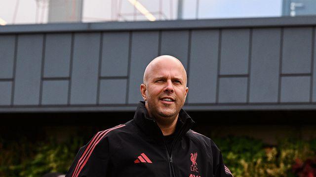 아르네 슬롯이 안필드를 떠날 수 있다고? 부진한 성과가 답답한 리버풀 이사회, “UCL 티켓이 모든 걸 좌우하지”