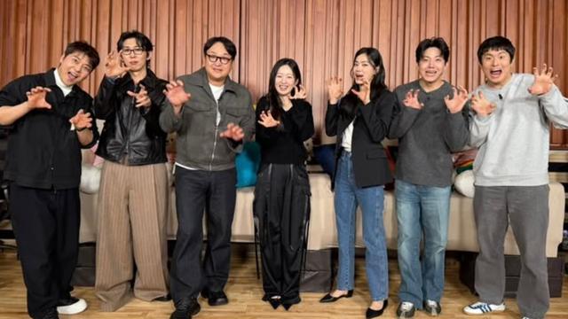 전현무, ‘주사이모 저격’ 속 밝은 근황…나혼산 ‘아기맹수’ 셰프와 활짝