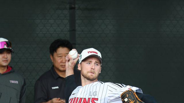 “공격적인 피칭 스타일 유지” LG 톨허스트, 148㎞ 찍었다…올해는 풀타임 선발 활약 예고
