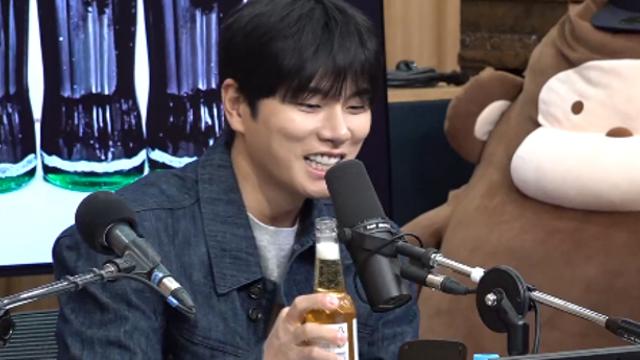 이이경, 밝은 모습 ‘논란’ 정면 돌파…첫 생방송서 술 토크 (컬투쇼)