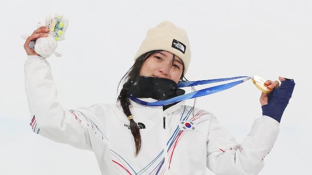 [올림픽] 최가온 대역전 드라마…클로이 김 제치고 한국 스키 첫 금메달(종합)